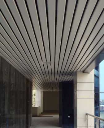 METALIUM MULTI-TECH PRODUCTS - Louvers Metalium I Ceilings I Linear 84R / 184R Metal Ceiling Panel (Flush Cap)